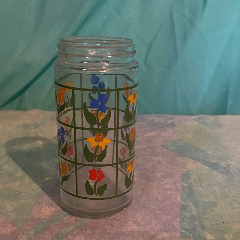 Nina salt or pepper shaker 1983 no lid or cap Floral anchor hocking